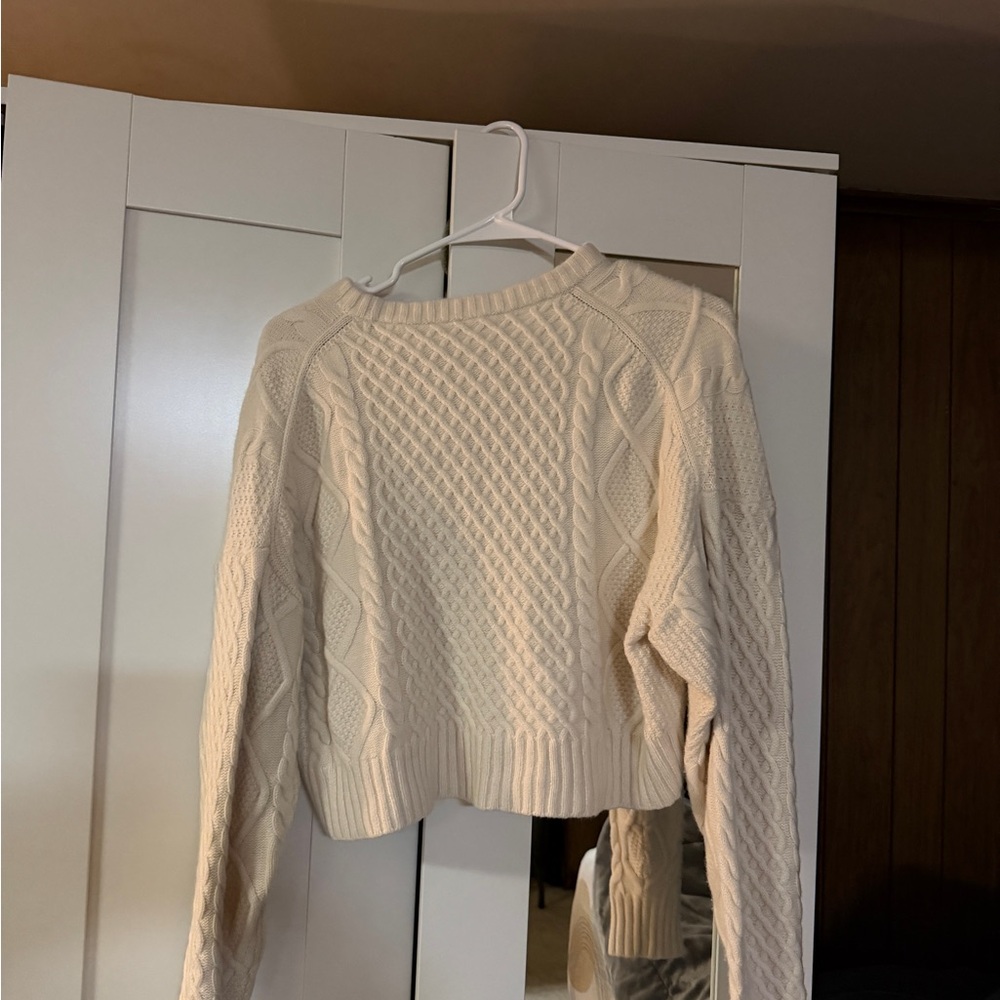 Aritzia Sunday Best Peggy Cropped Sweater - Picture 3 of 3